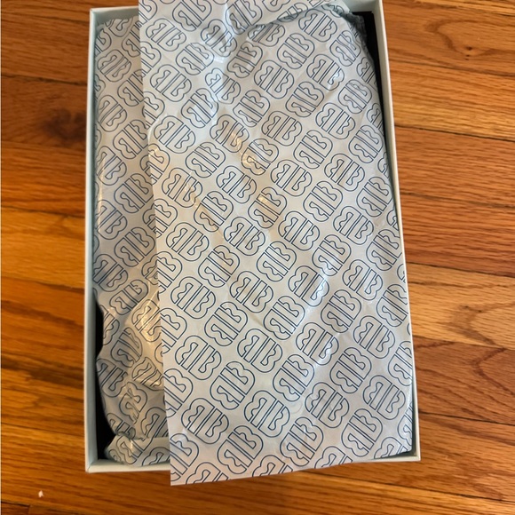 Bibi Lou Blue Lace Slingback Kitten Heels - Picture 9 of 11